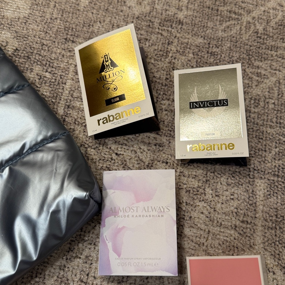 Ulta 11 Piece Sample Set with Pouch - Picture 4 of 5